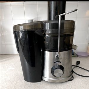 Omega juicer